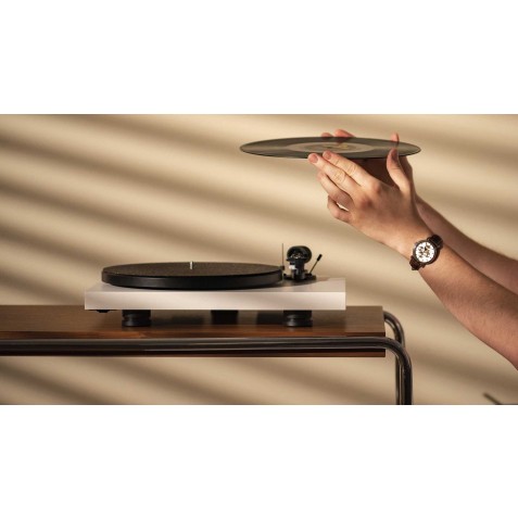 PRO-JECT-Platine Vinyle PRO-JECT DEBUT CARBON-00