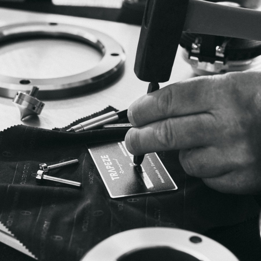 Audiovector-Audiovector Trapeze Reimagined-00