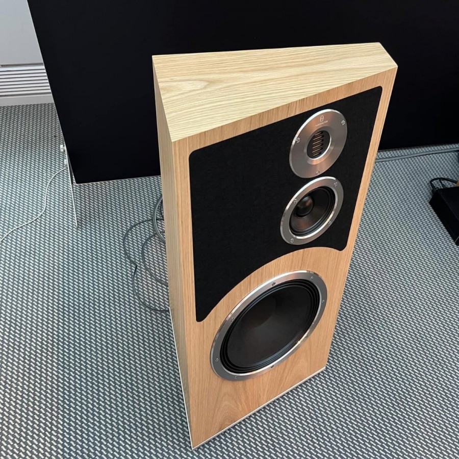 Audiovector-Audiovector Trapeze Reimagined-00