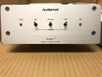 AUDIOMAT Tempo 2.8: DAC avec sa carte de lecture réseau, le déballage