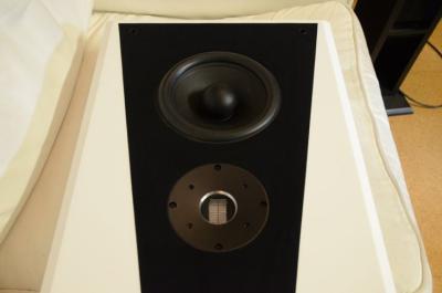 JMR EMP2 finition rubber blanc: encore une première mondiale pour Enceintes et Musiques !