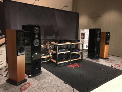 Salon Haute Fidélité, salle PEL-Gryphon-Hegel-Meitner-Legato-Centaure-PYT audio-Enceintes et Musiques: affluence, plaisir, rencontres, belles écoutes