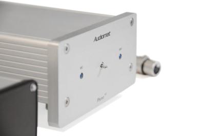 Préampli Audiomat Phono 1.6 : out and in, vues externes et internes
