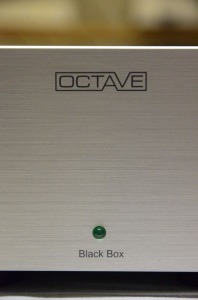 Octave Black Box: déballage de l'alimentation optionnelle des amplis à tubes OCTAVE