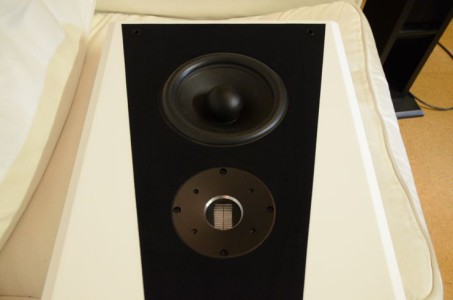 JMR EMP2 finition rubber blanc: encore une première mondiale pour Enceintes et Musiques !