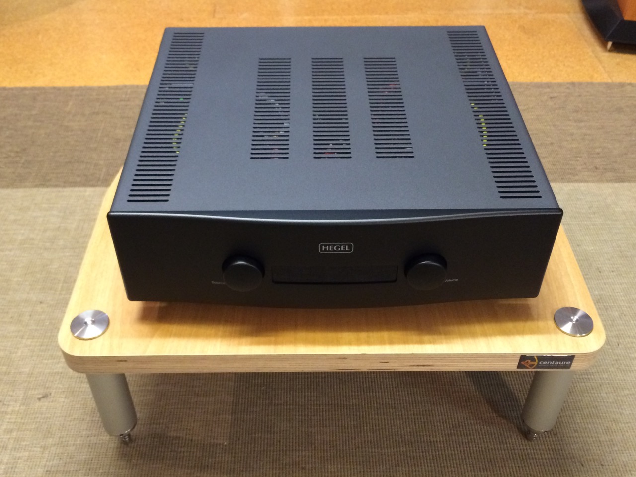 hegel-h360-amplificateur-dac-lecteur-reseau-11