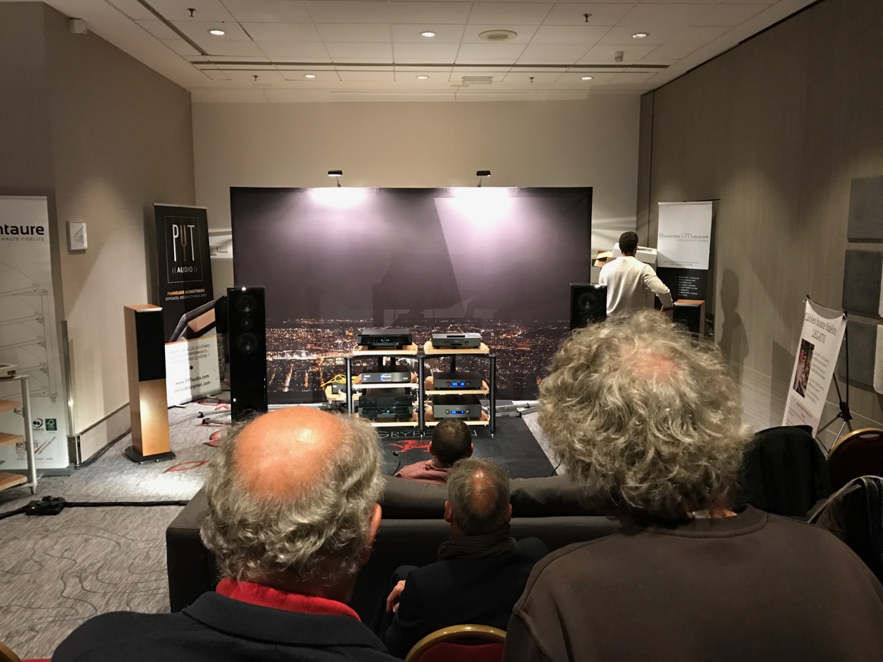 salon-haute-fidelite-2016-pel-pe-leon-gryphon-meitner-hegel-centaure-legato-pyt-6