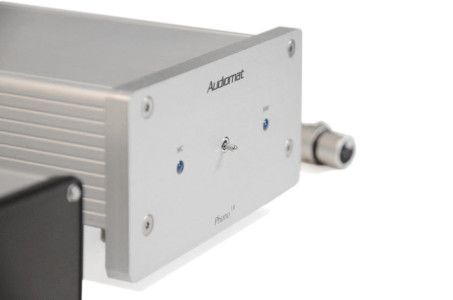 Préampli Audiomat Phono 1.6 : out and in, vues externes et internes